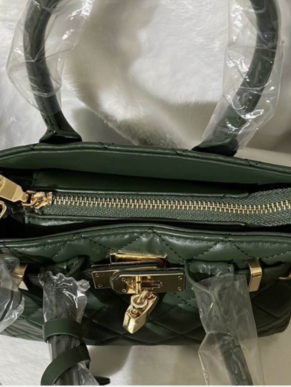 NWT BADGLEY MISCHKA Chive Small Diamond Quilted Tote - Picture 2 of 7